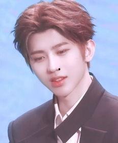 蔡徐坤直播间爆料视频,独家爆料背后的精彩瞬间  第2张